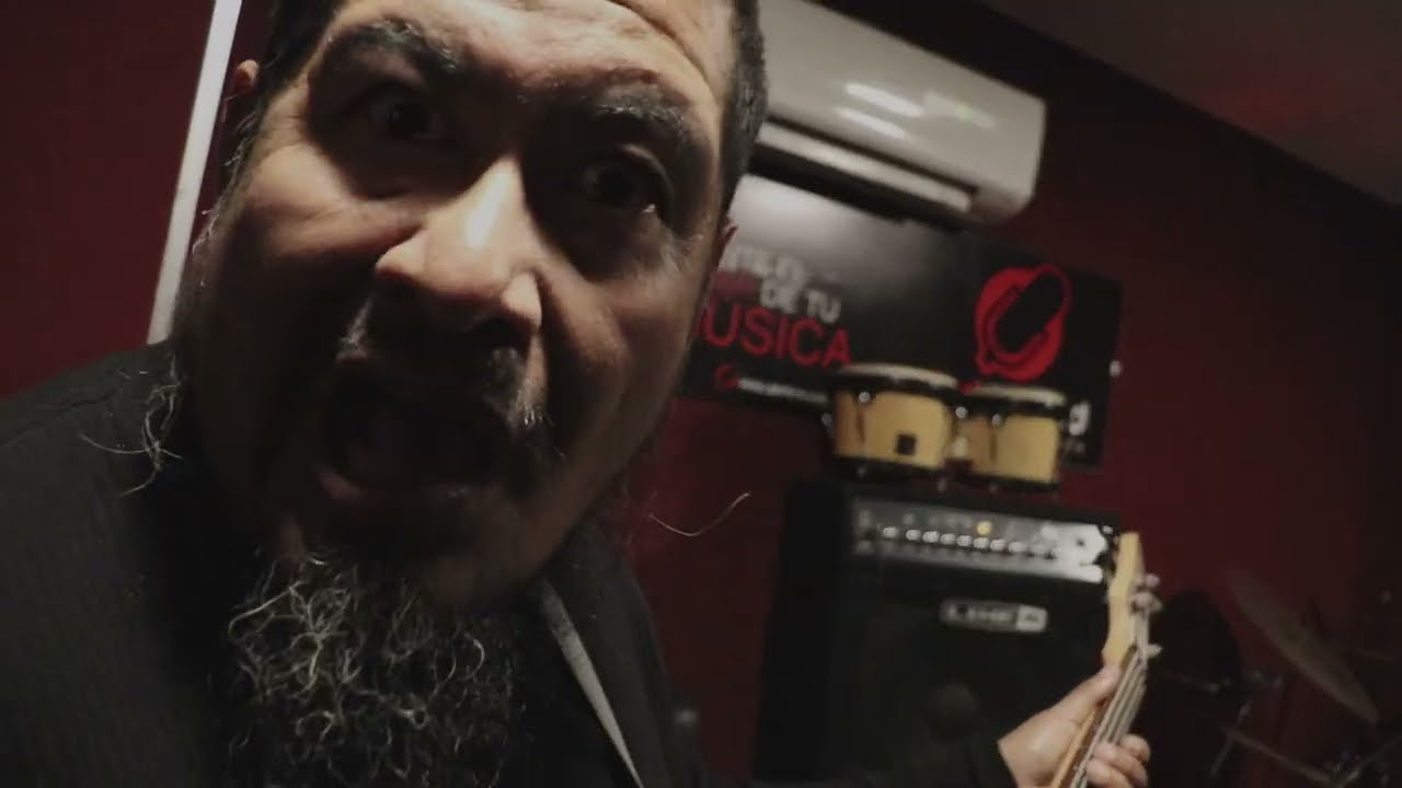 EXTREMO SUR - Duele [Official Music Video]
