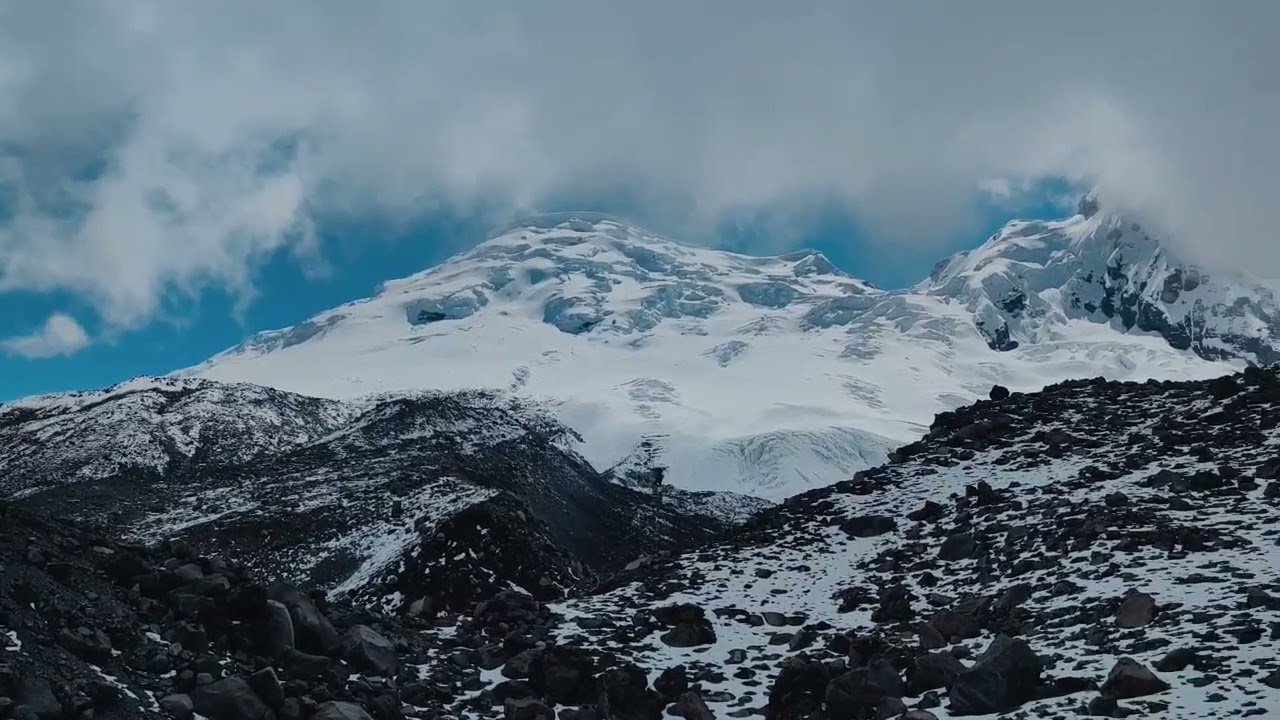 Escalando un volc&aacute;n de 4000 metros de altura!😱