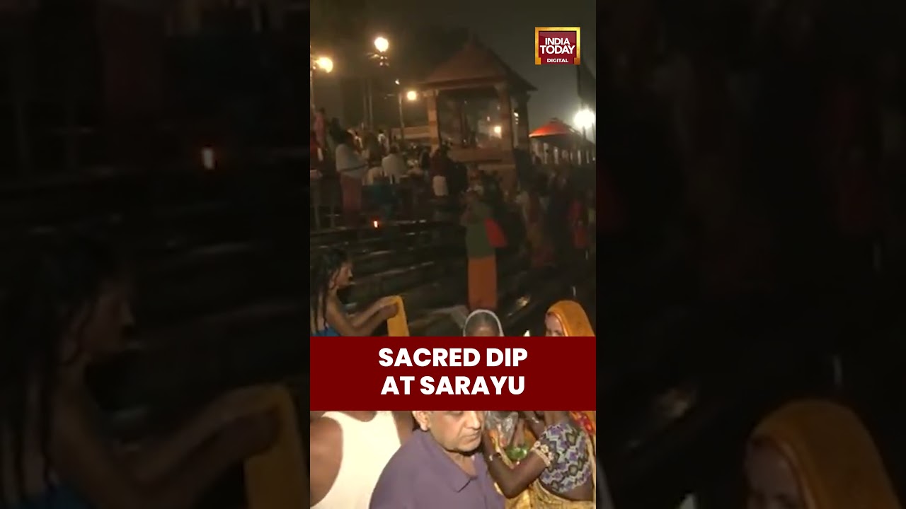 Devotees Take Holy Dip in #sarayu River During #diwali at #ayodhya #Rammandir