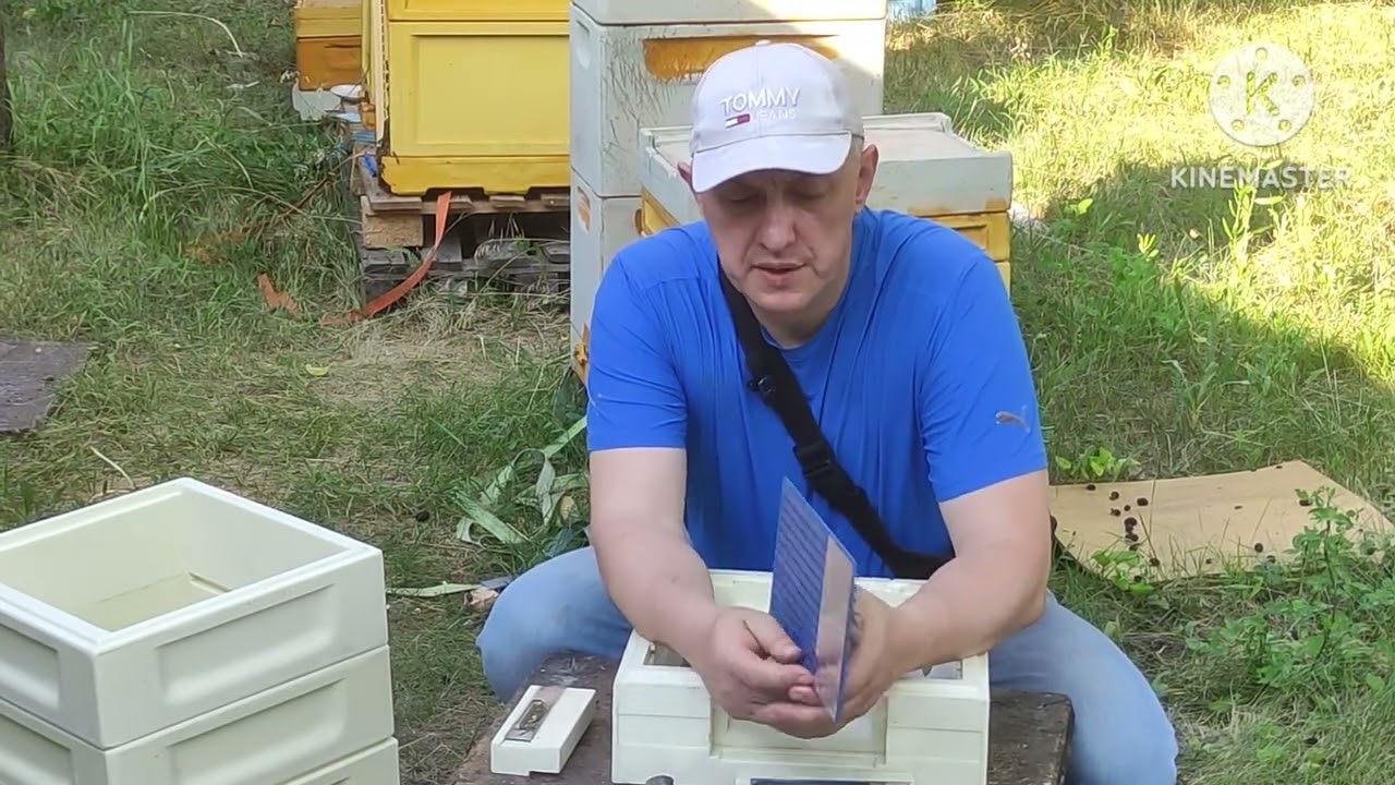 Альпійский фальцевий вулик з поліуретану, з дном - пилкозбірником .
