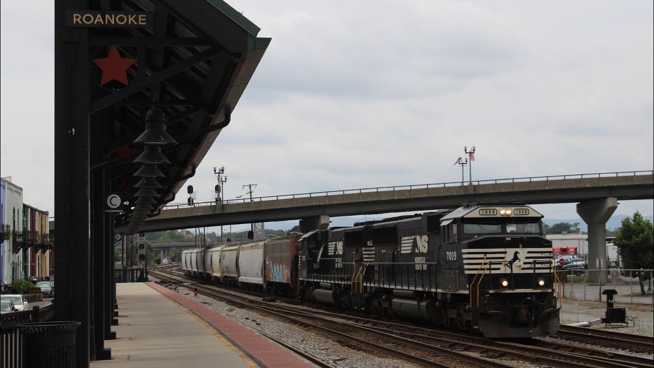 [HD] Insanely action packed Railfanning in Roanoke, VA!! 07/25/24