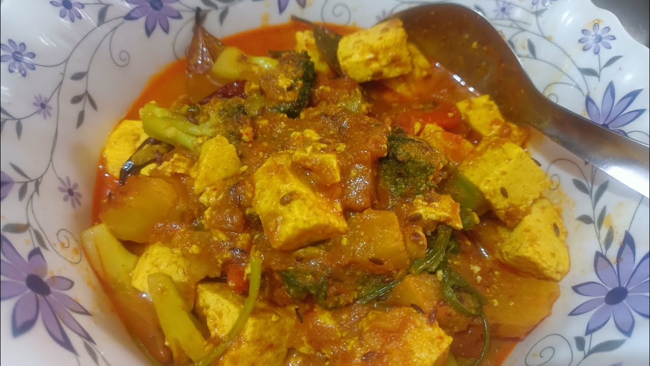 ব্রোকলি ও পনিরের ডালনা। বিদিশার রেসিপি।