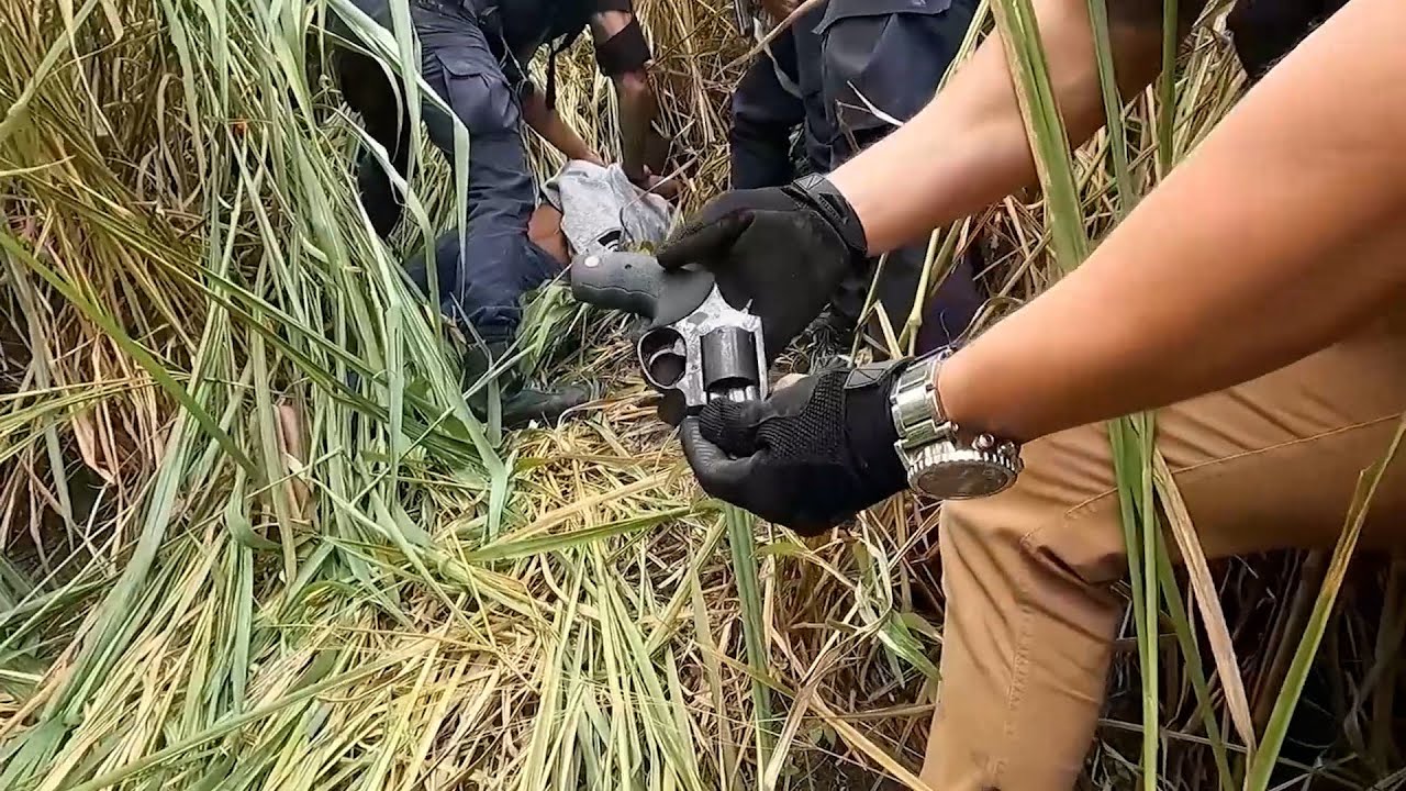 ROMU de Caierias entra na mata atrás de bandido armado. Veja o que aconteceu. Diretor Elias Junior