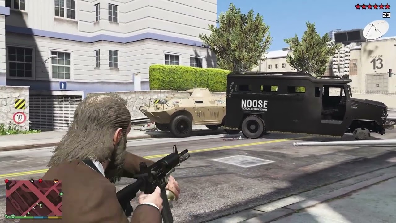 GTA V: Trevor, Michael, Franklin, Brad 10 Star Cop Battle + Escape