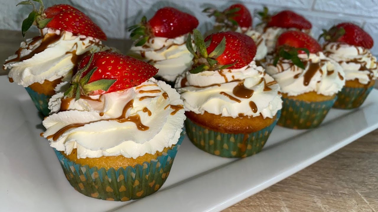 CUPCAKE FOURRÉ A LA FRAISE  // وصفة كب كيك الفراولة