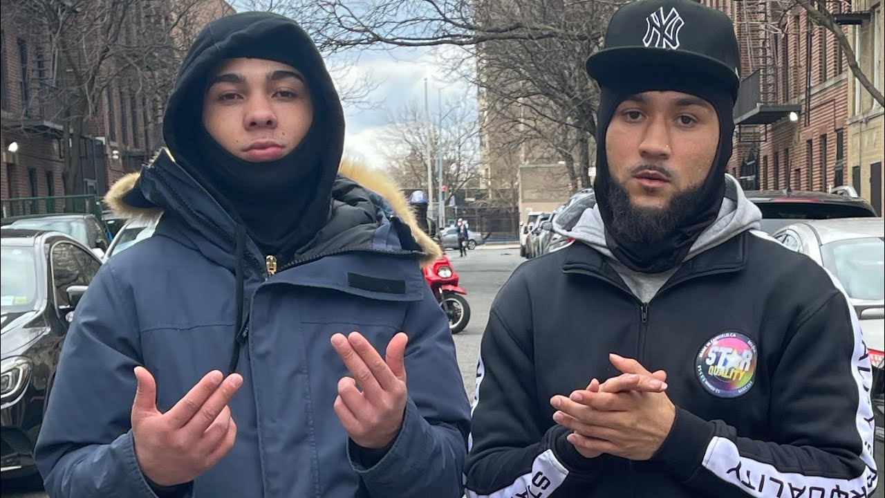 Брат Кей Флок, Джоувитц, проводит экскурсию Starlife E по «Городу DOA» в Бронксе, штат Нью-Йорк.
