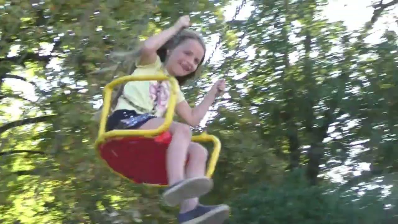 Mělnické vinobraní 2023 - ATRAKCE ŘETÍZKOVÝ KOLOTOČ / ATTRACTION CHAIN CAROUSEL OFF-RIDE