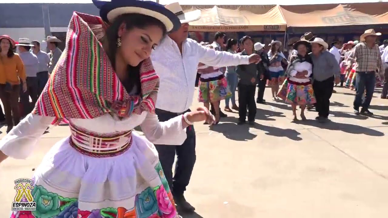 SANTIAGO en HUANCAYO // Orquesta Folclórica [PERÚ FIESTA]