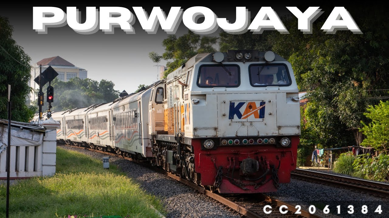 KA Purwojaya ditarik Lokomotif CC 206 13 84 YK persiapan melintas Stasiun Cirebon Prujakan