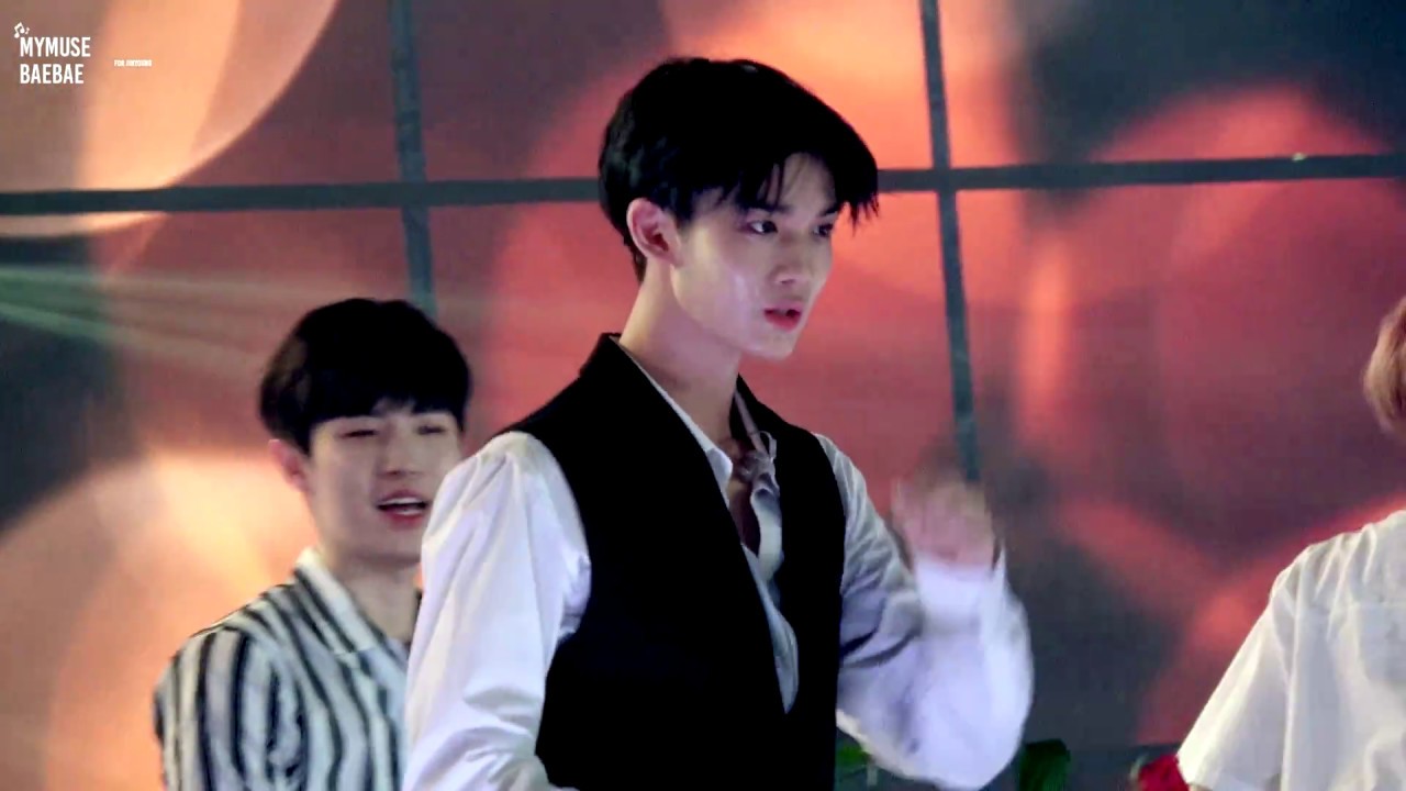 180801 KMF 코뮤페 마지막 엔딩 썸 - 배진영 Baejinyoung Focus
