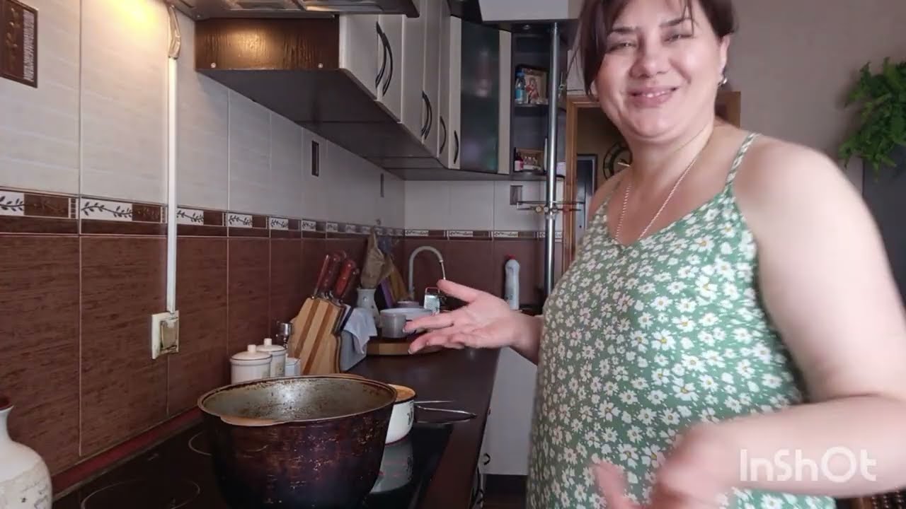 Борис і Олена готують смачний плов!