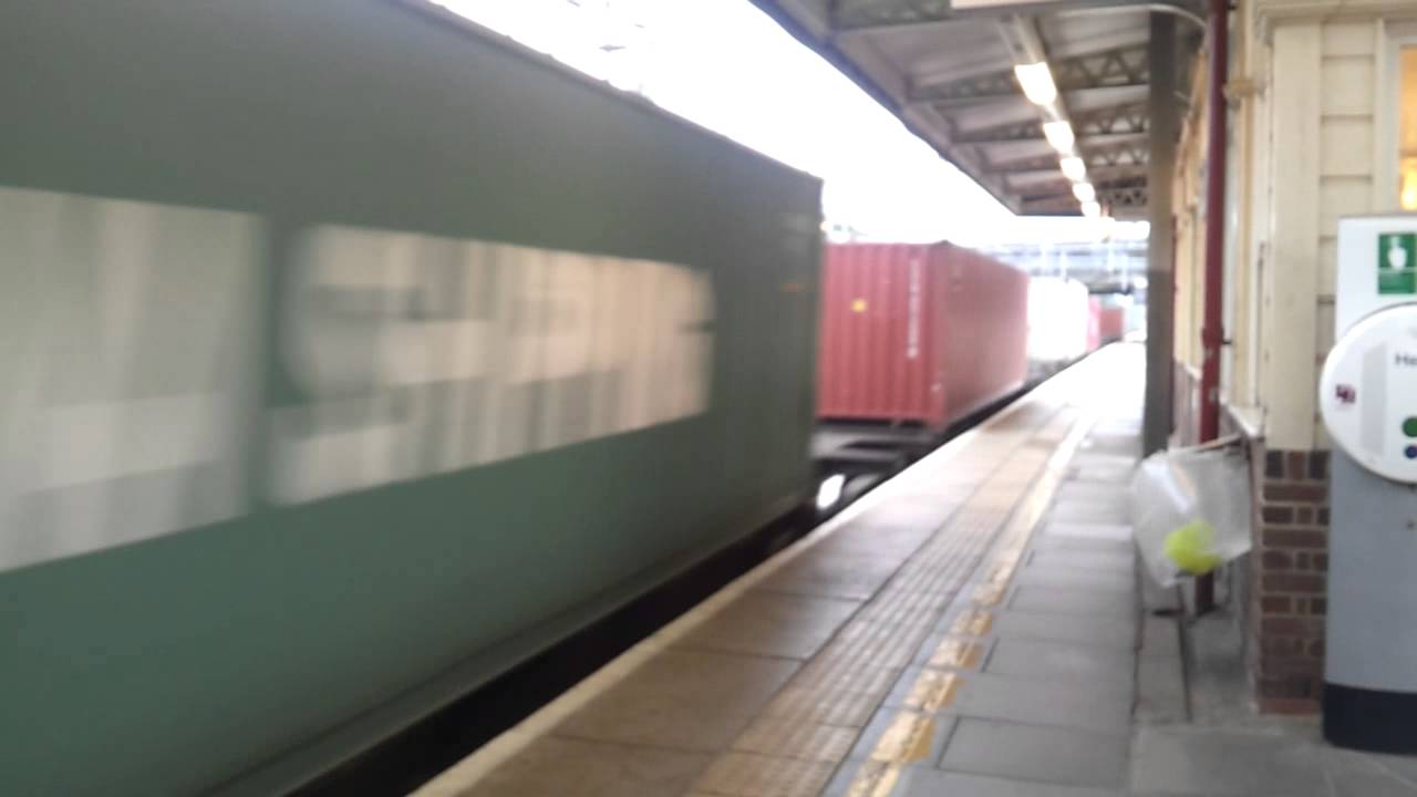 Class 92 No. 92043 passing Harrow and Wealdstone Station on11/7/13