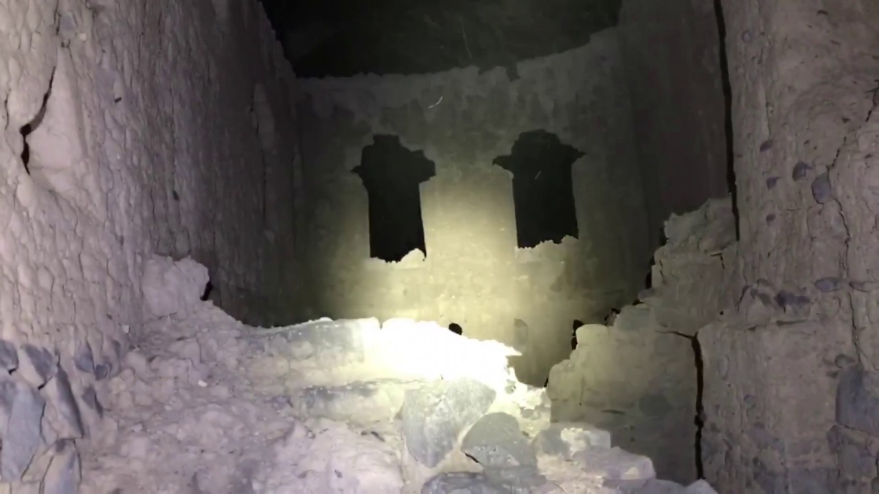 جن حقيقي في القصر المسكون يستجيب بعد طلب الإشارة  شوفو ايش صار😥