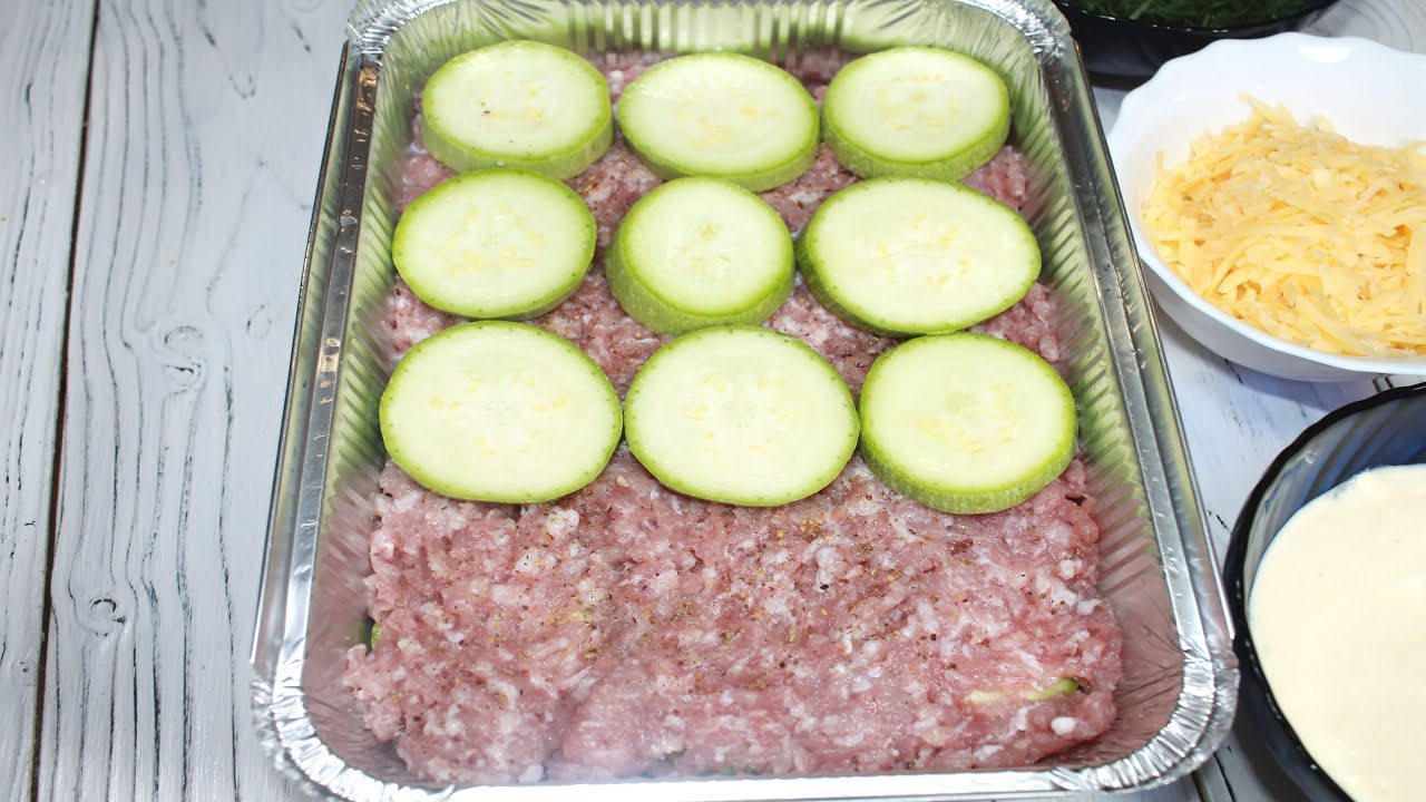 Потрясающее блюдо из Кабачков и Фарша, получается вкусно и сытно.
