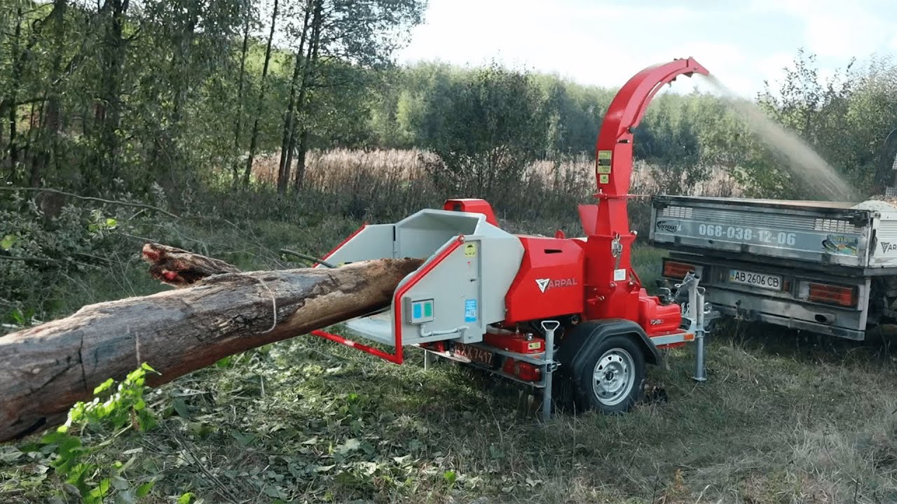 😈WOOD CHIPPER BEAST! Incredible Productivity Up to 12 m³ per Hour!