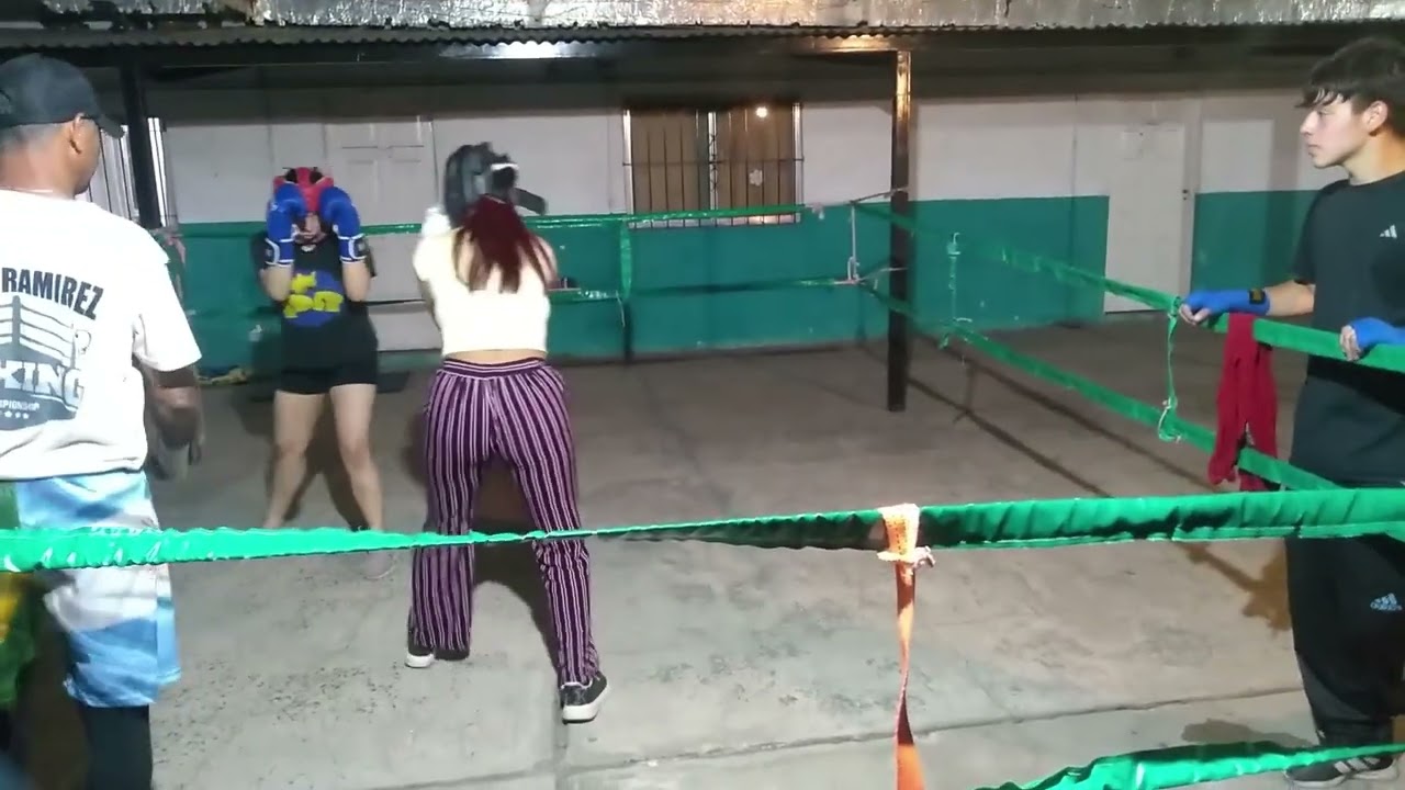 juli haciendo spar
