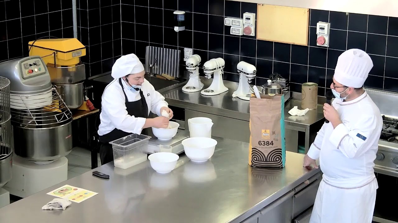 I panettoni del Panzini rinfresco del lievito madre parte 1