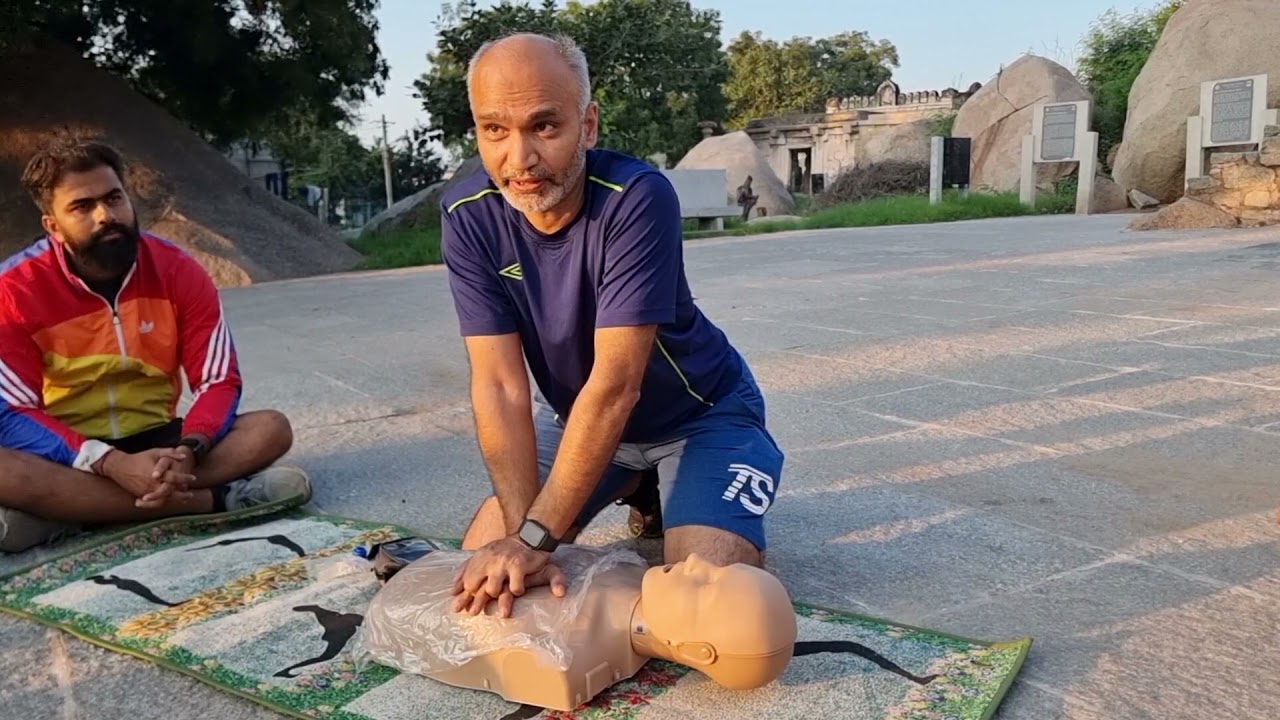 Ballari Runners - Hands-on CPR training By Dr Sundar