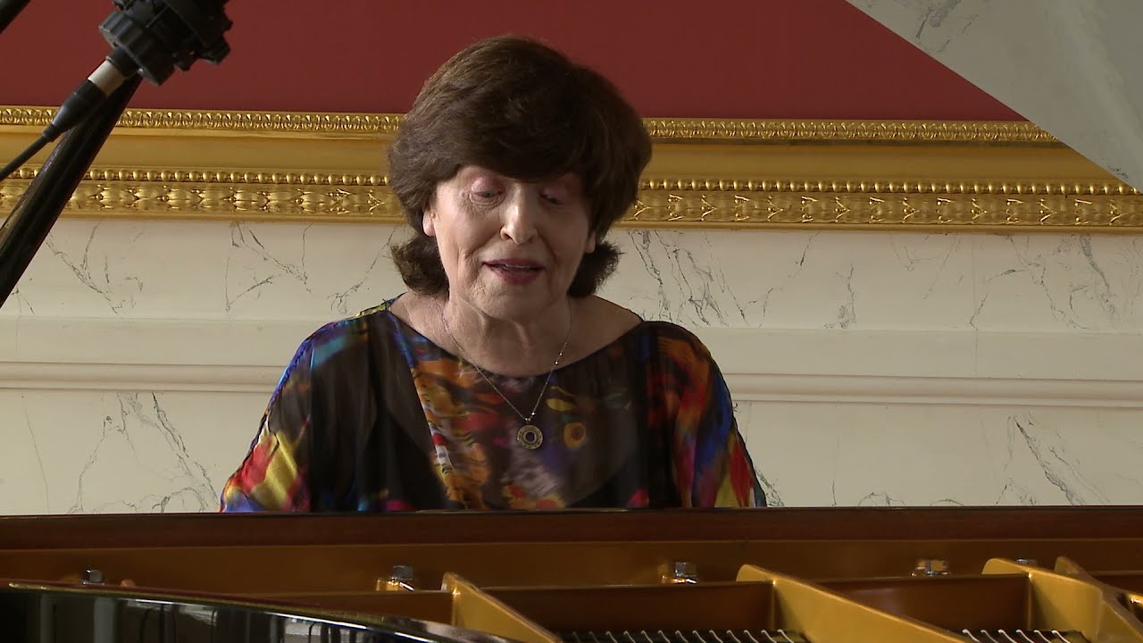 Dina YOFFE plays CHOPIN in Royal Łazienki Park, Warsaw 2021