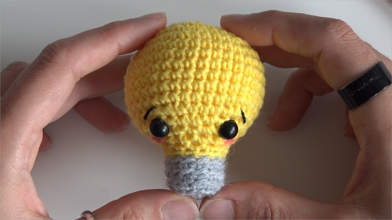 💡 Ilumina tu creatividad con esta BOMBILLA a CROCHET!