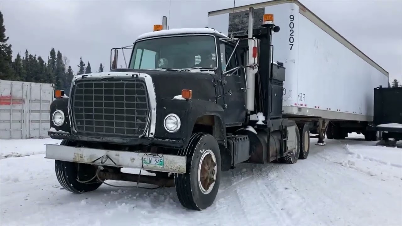 Screaming Ford Moving Van Trailer in the Wet Snow Oct 27 2022