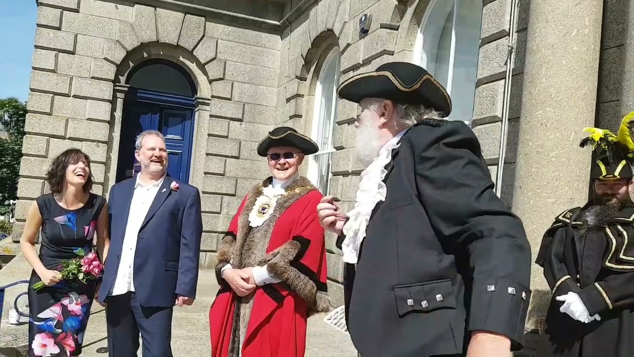 Nace and Netty, wedding day.A chance metting with the town cryer.