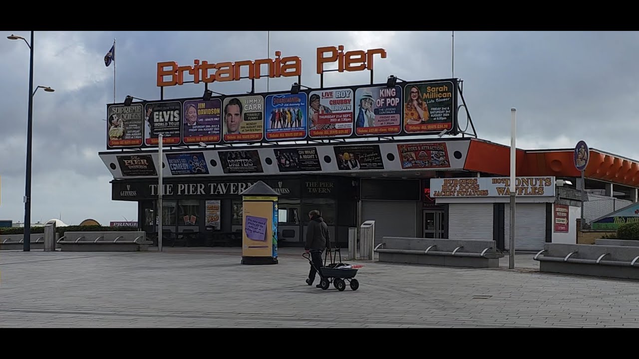 Great Yarmouth town centre and Regent Road walkaround.