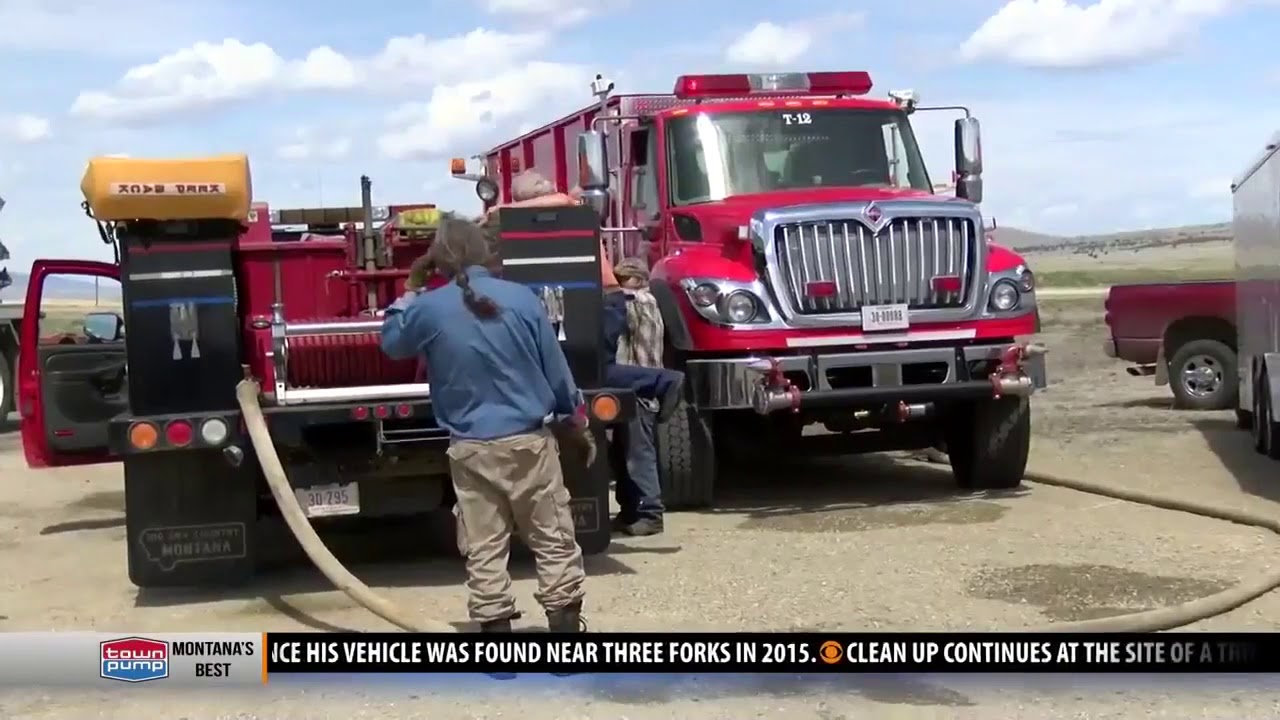 Firefighters respond quickly to put out large Fairmont brush fire