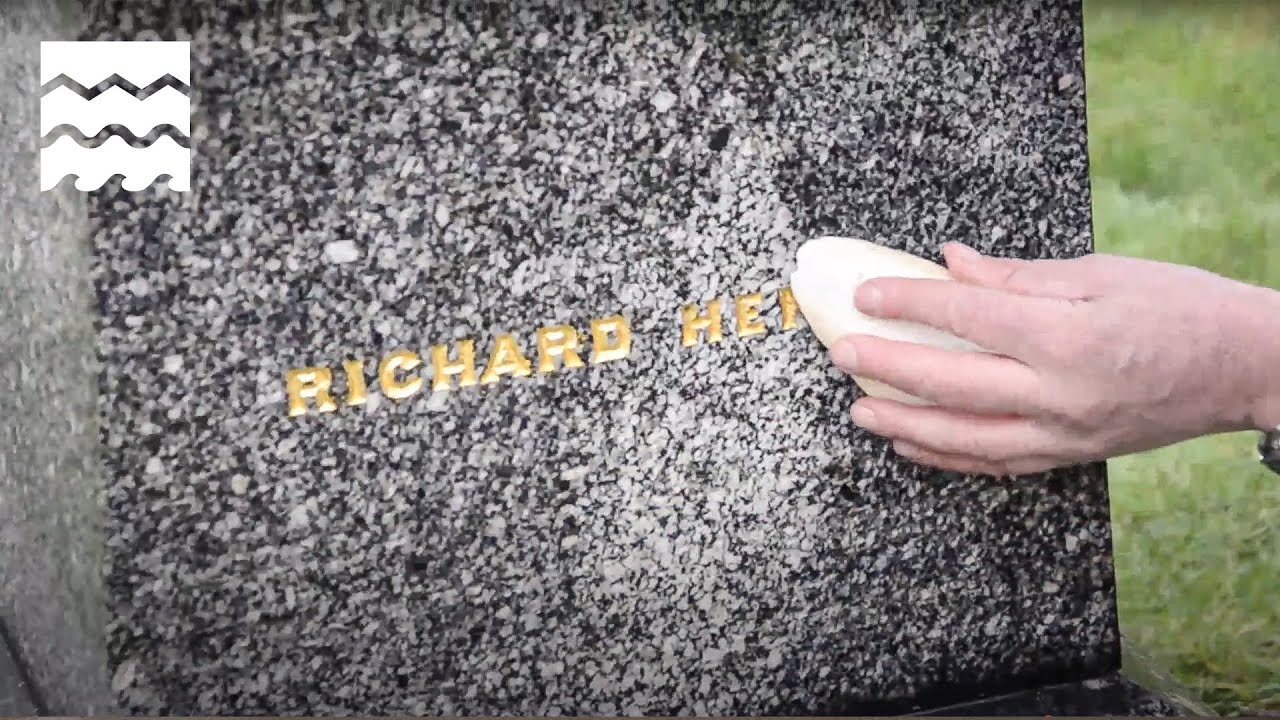 How to Conserve Gilding on Stone War Memorials