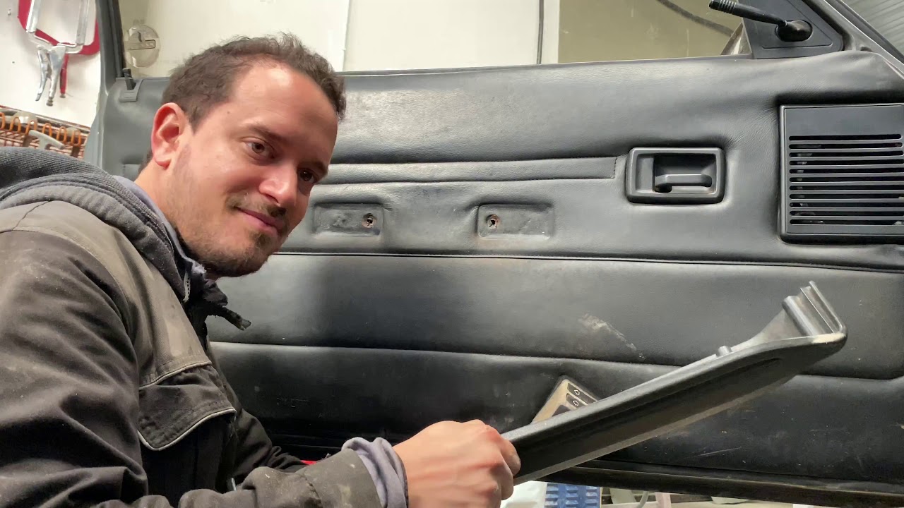 Peugeot 205 : Depose Garniture