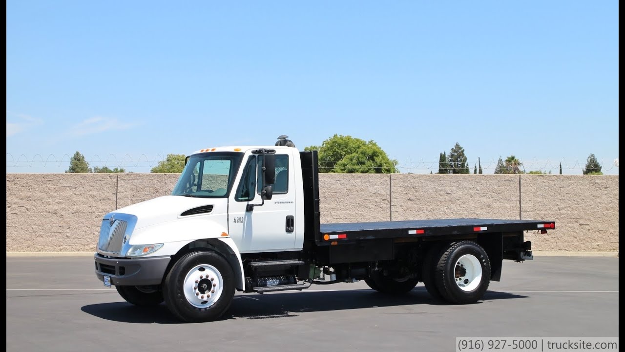 2004 Int'l 4300 16' Flatbed Truck for Sale