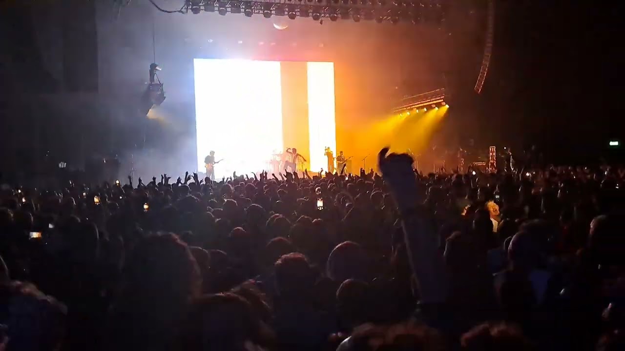 Turnstile - Birds - live Dublin 01/11/2025