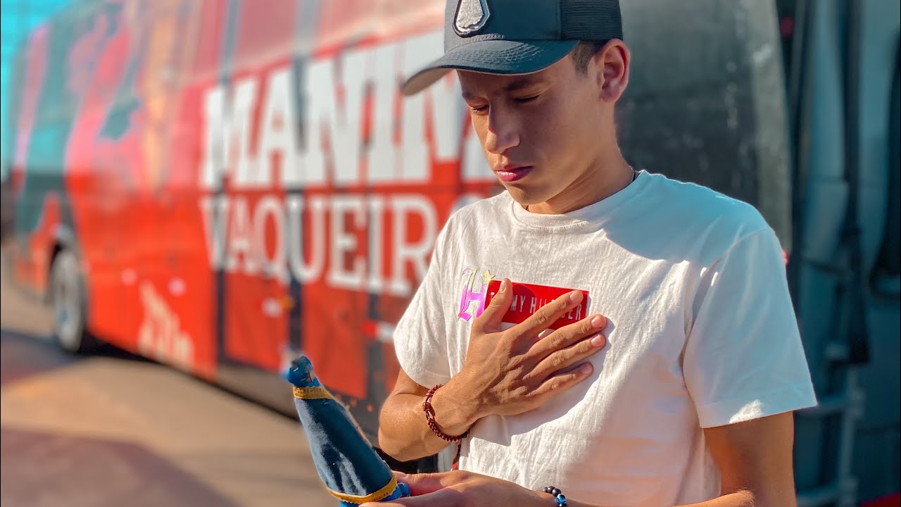 Entrega do ônibus de @ManimOficiall