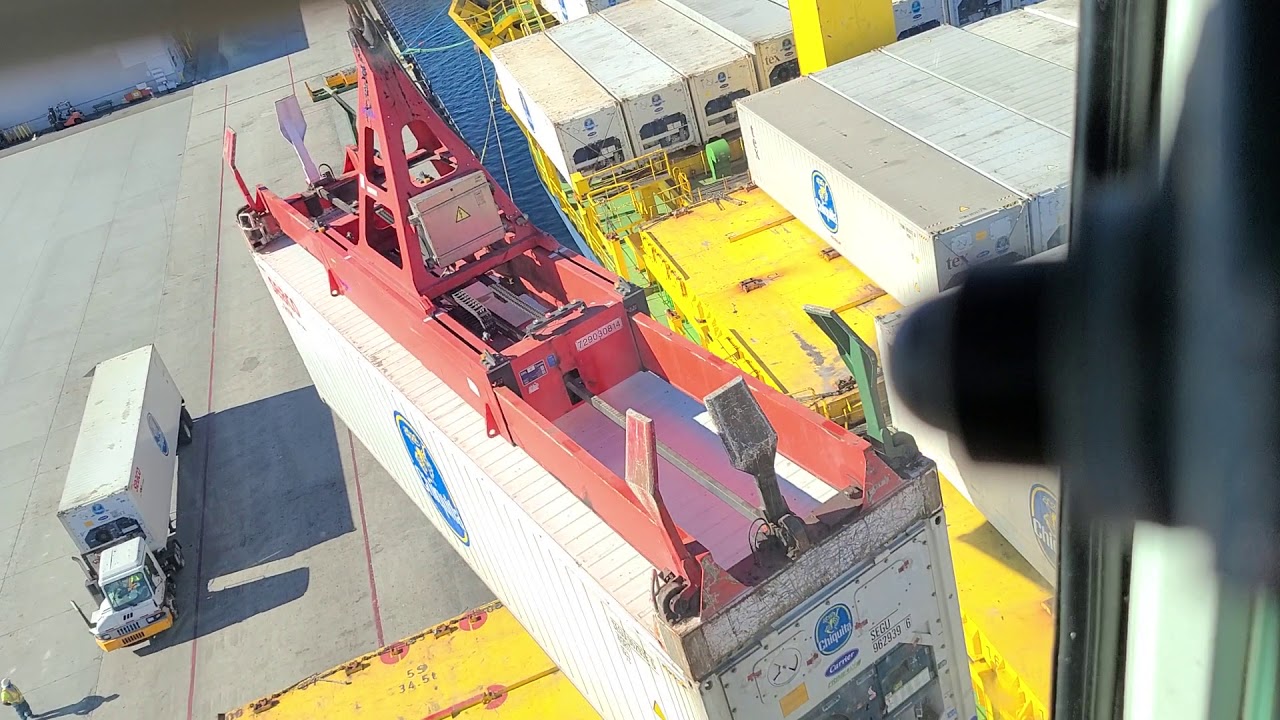 mobile crane   loading  containers