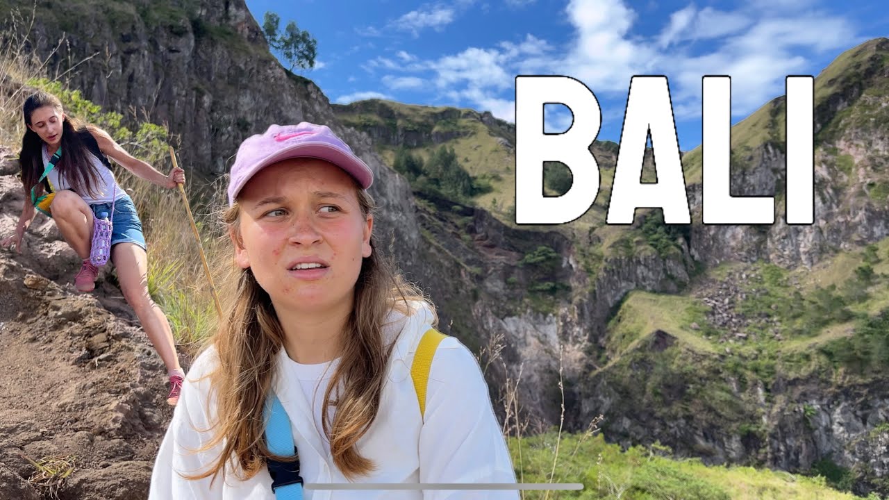 BALI - wrzucają żywe zwierzęta do wulkanu