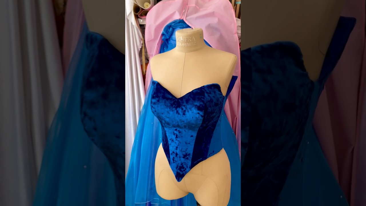 MAKING SNOW WHITE dress💙#snowwhite #disneyprincess #sewing #disneycosplay #cosplay #princessdress