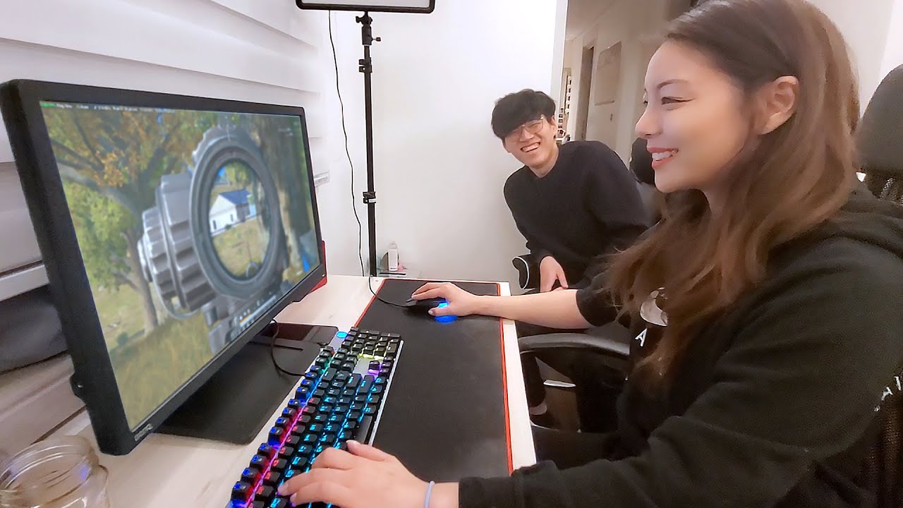 [SUB] 에일리님 집 찾아가서 배그 가르쳐줬습니다 #ailee #에일리 At Ailee's house. Kim Blue teaches  PUBG