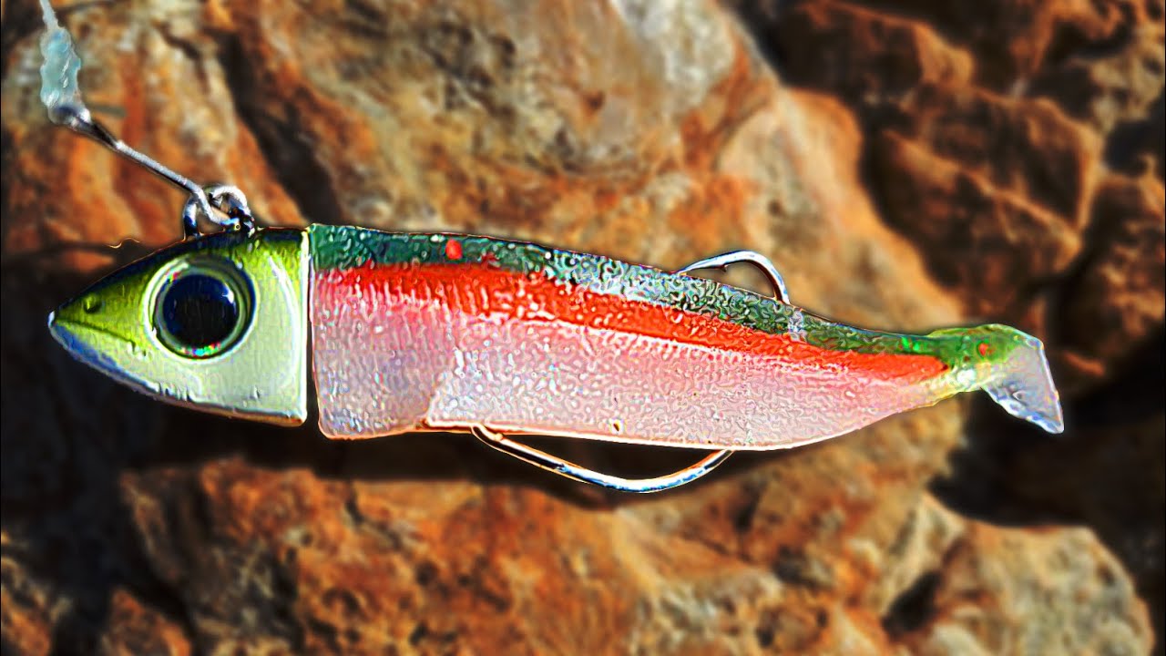 Fishing a Paddle Tail lure Underwater On a Handline