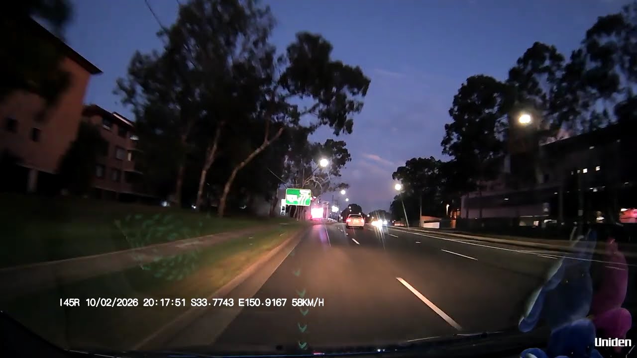 E bike Muppet.  No lights. No helmet. (1:54) -(2:50).