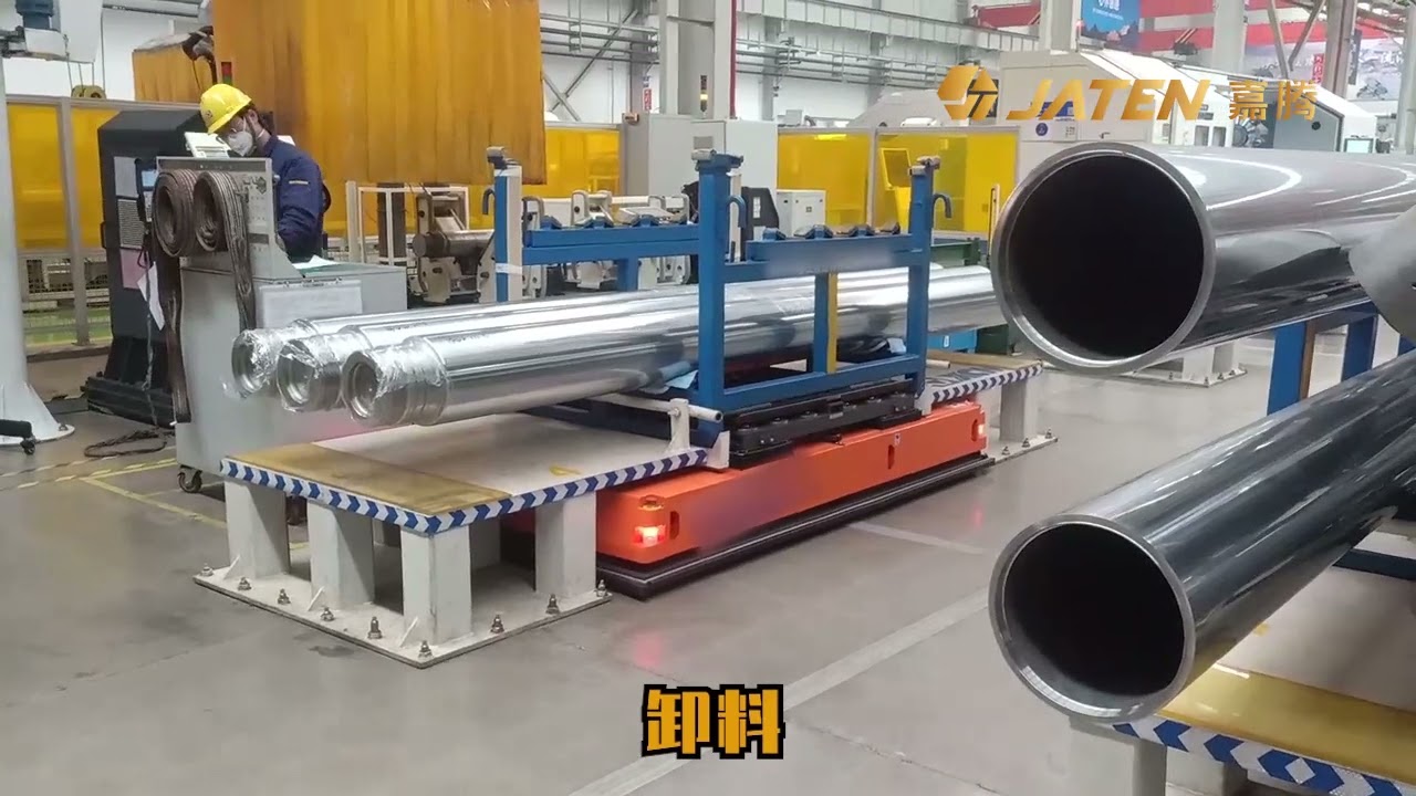 Jaten AGV is delivering the hydraulic rods 嘉腾AGV在工厂搬运液压杆