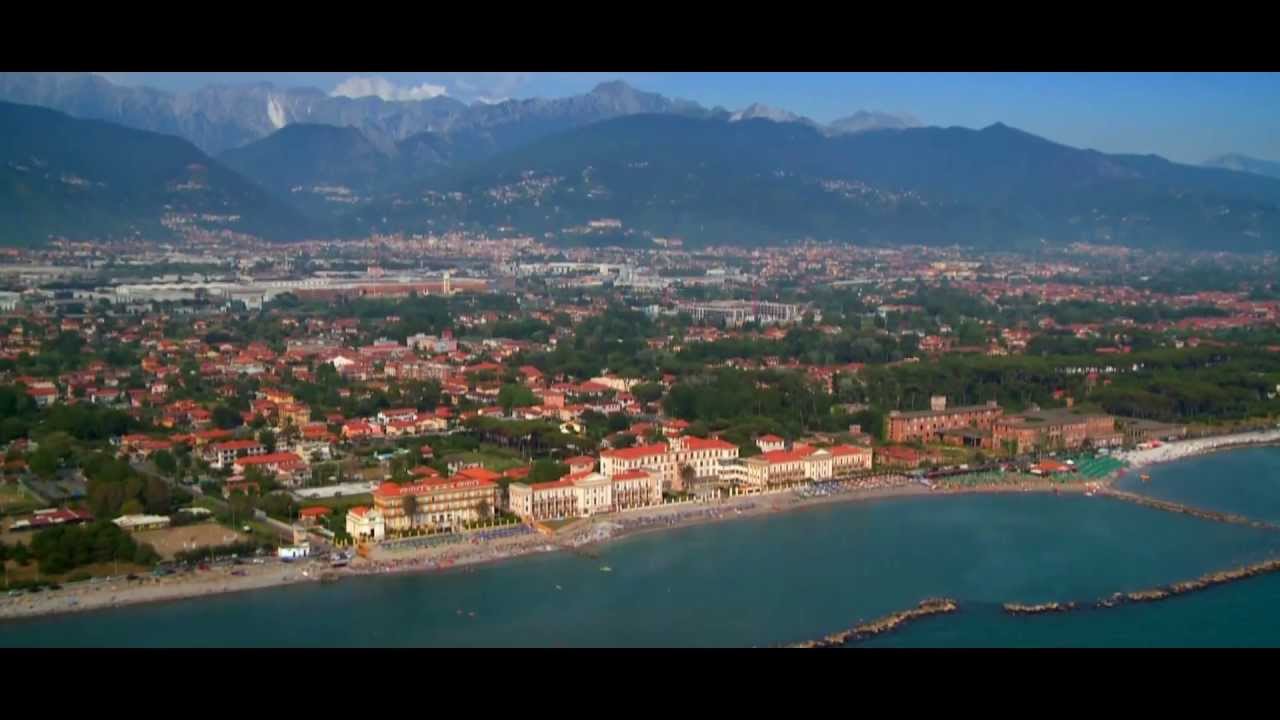 Massa Carrara - The mountain meets the sea - Tuscany Italy (English version)