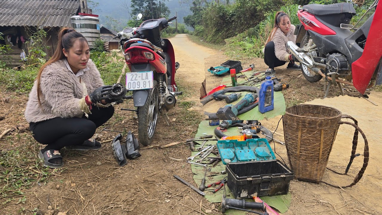 Mobile repair service: The girl went to the location to help the guy who had a flat tire.