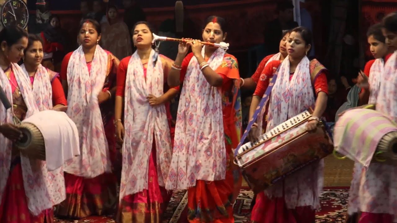 অষ্টসখীদের নৃত্যের তালে তালে মন মাতানো কীর্তন, রাধা প্রিয়া অষ্টসখী সম্প্রদায়। 