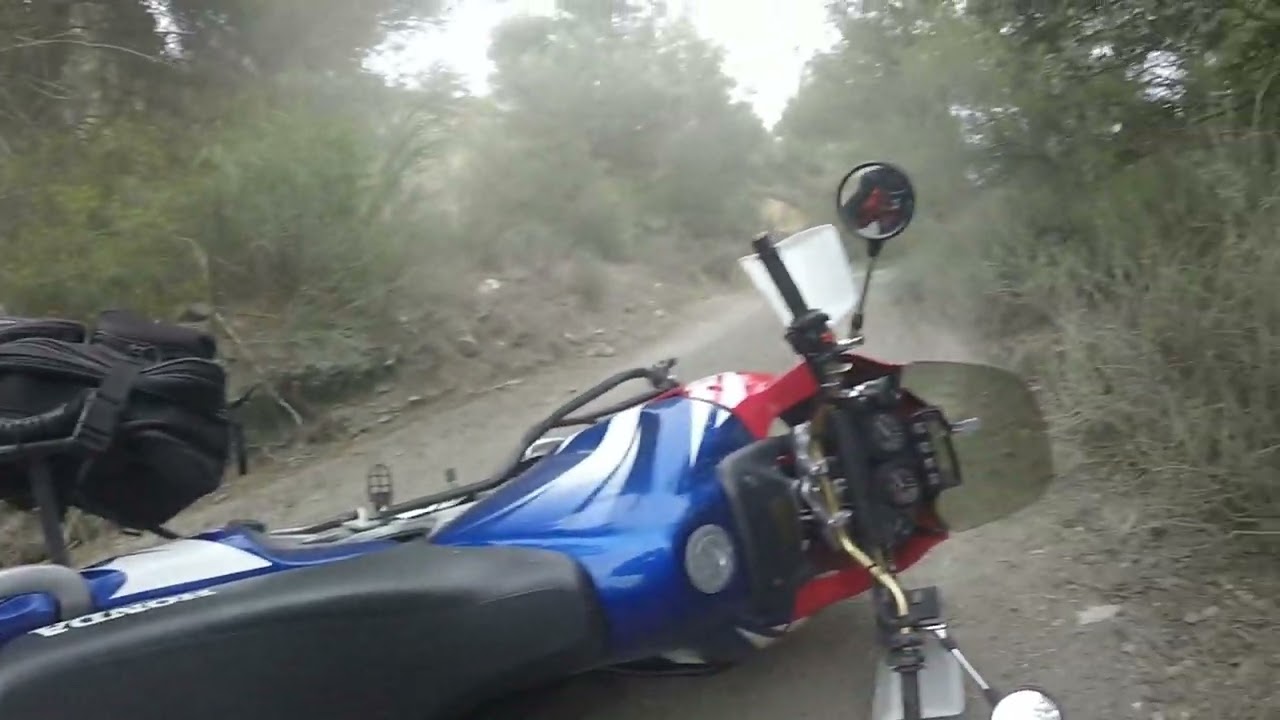 DOBLE CAIDA OFF ROAD AFRICA TWIN XRV 750,RUTA COMPLETA