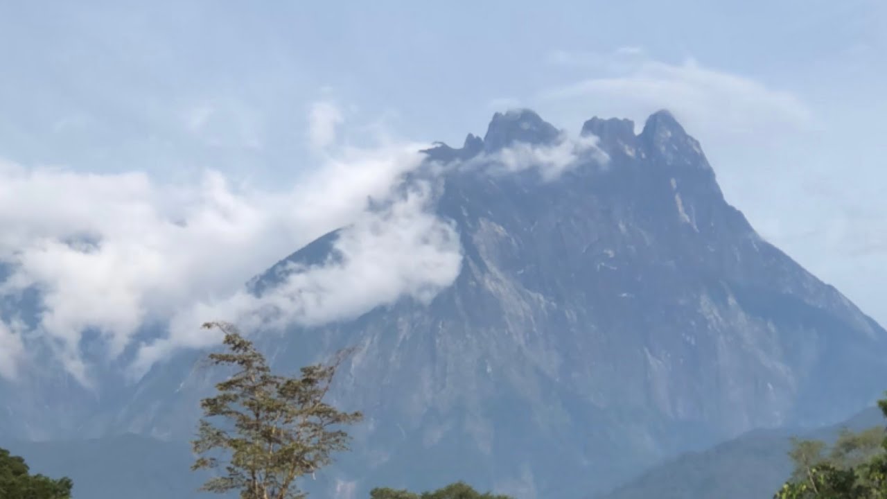 Camping with majestic mountain view and clear river water at NOHUTU ECOTOURISM melangkap kota Belud 