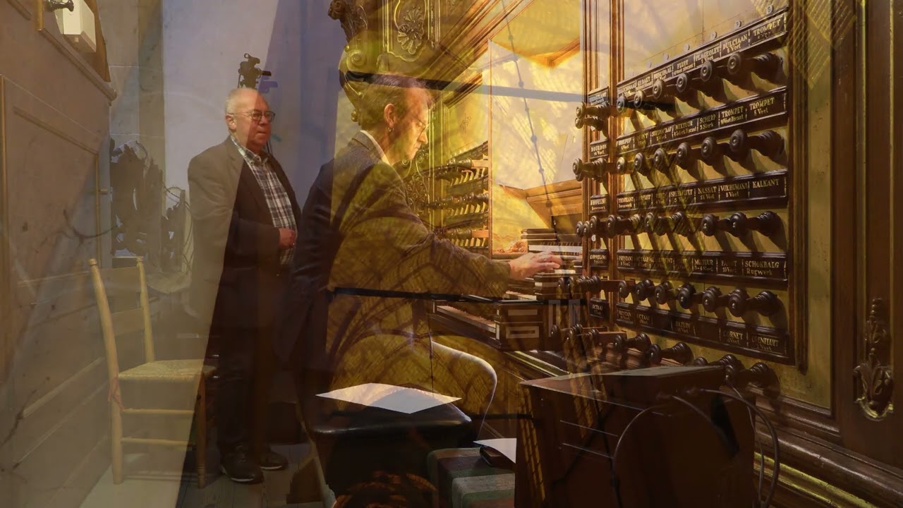 Henk Pasterkamp bespeelt het orgel in de Bovenkerk te Kampen: Toekomst vol van Hoop.