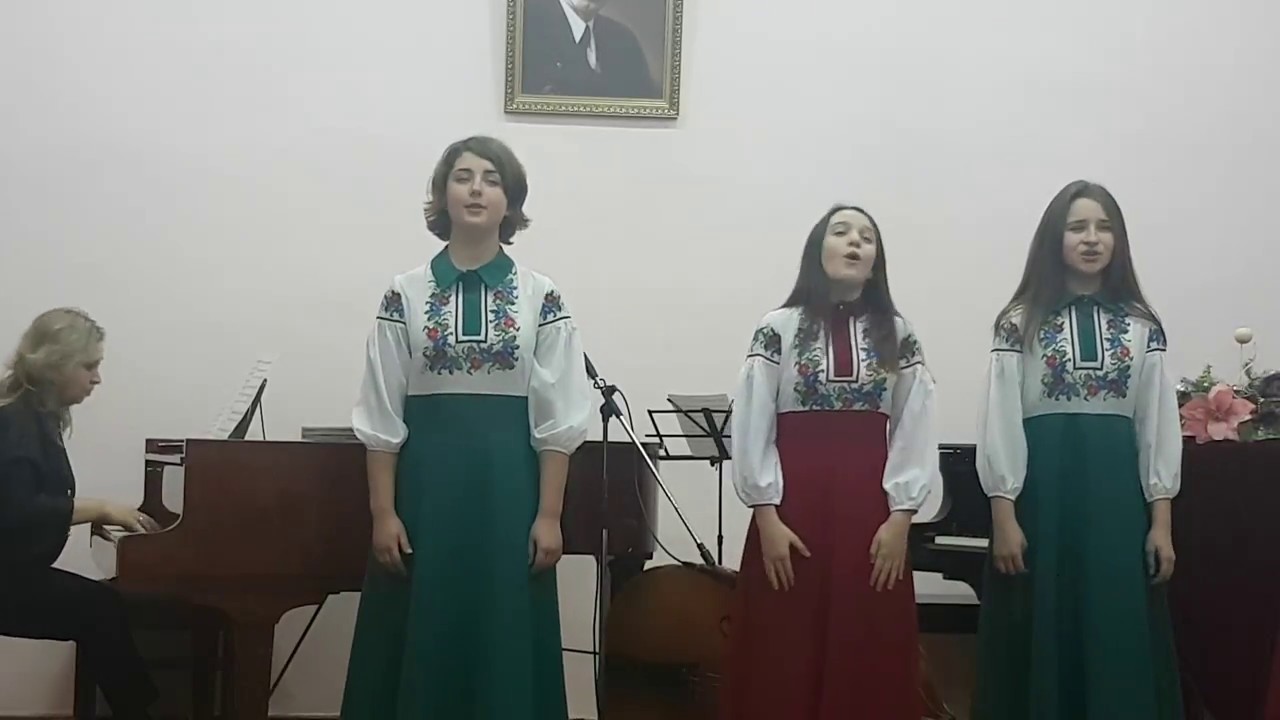 'Яблуневі зливи' сл. Олександра Смика, муз. Ірини Кириліної.