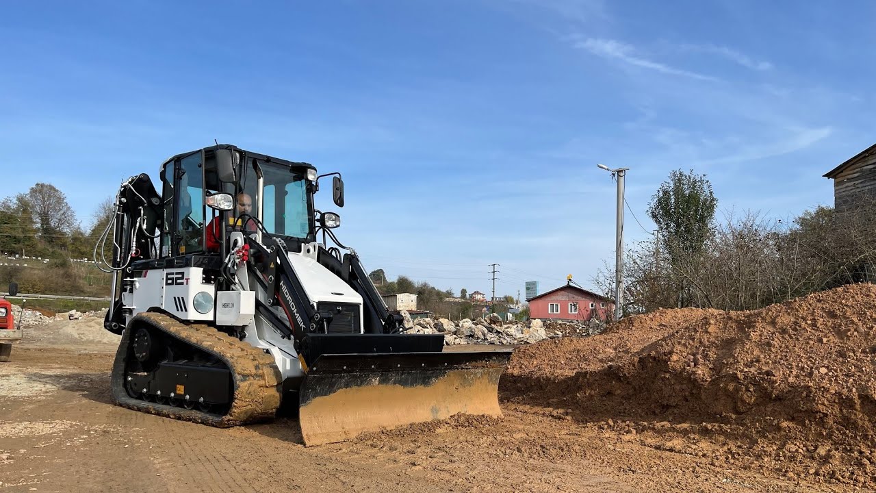 B&uuml;y&uuml;k işlerin k&uuml;&ccedil;&uuml;k patronu: Hidromek&rsquo;in yeni mini paletli kazıcı y&uuml;kleyicisi HMK 62 T