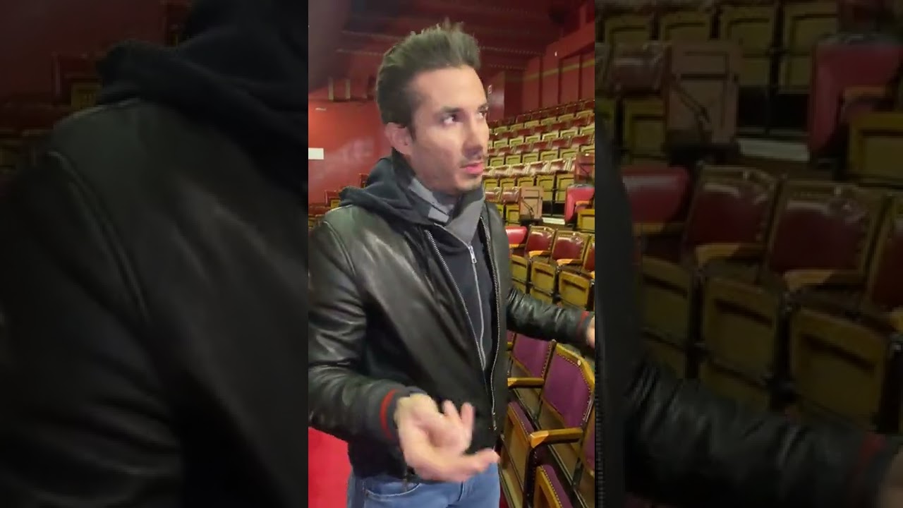 Visite des Folies Berg&egrave;re par J&eacute;r&eacute;my Ferrari