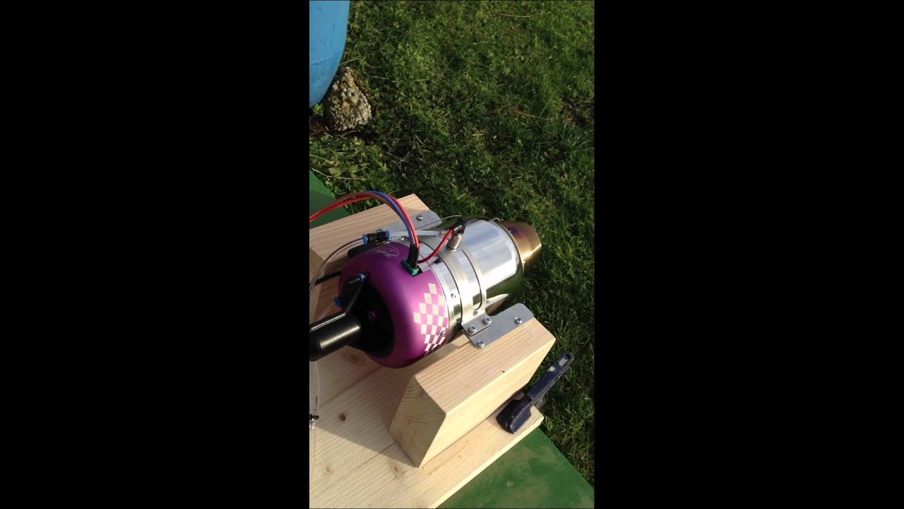 Jet Engine JetCat P80SE Start-Up and high power run.